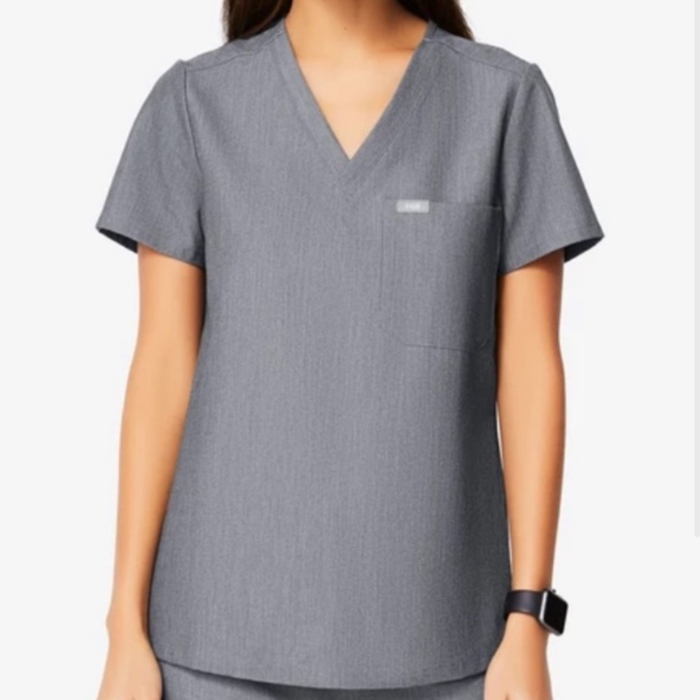 NWT! Figs Catarina One Pocket Scrub Top.